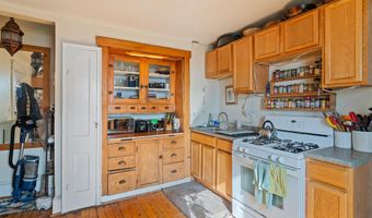 103 N Champlain St, Burlington, VT 05401