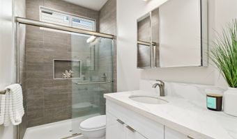 1729 Keeaumoku St B, Honolulu, HI 96822