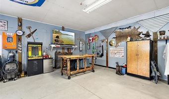 3373 Glover Rd, Almont, MI 48003