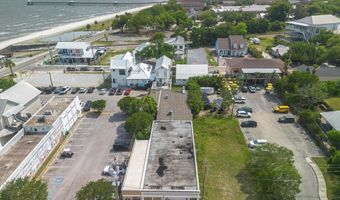 126 Main St, Bay St. Louis, MS 39520