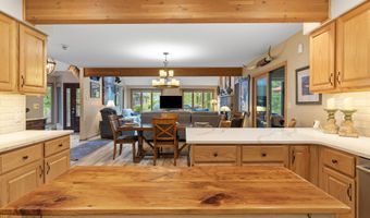 129 Woodbury, Blakeslee, PA 18610