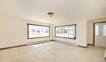 9 Cabot Rd W, Massapequa, NY 11758