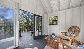 965 Hog Back Rd, Haiku, HI 96708