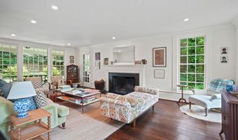 5320 ALBEMARLE St, Bethesda, MD 20816