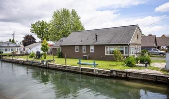 130 Delta Dr, Algonac, MI 48001