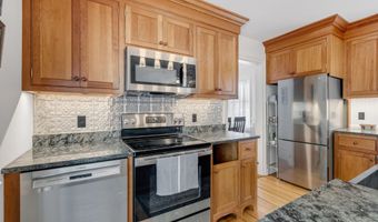 85 Bedford St, Bath, ME 04530