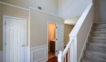 1045 Winthrope Chase Dr, Alpharetta, GA 30009