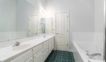 6908 FAIRFAX Dr 306, Arlington, VA 22213