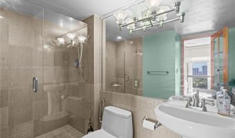 3675 N Country Club Dr 2404, Aventura, FL 33180