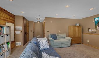 535 Highland St W, Annandale, MN 55302