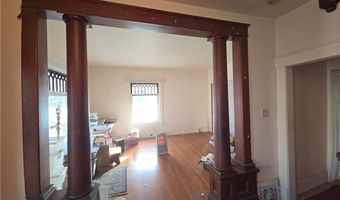 121 N 10th St, Atchison, KS 66002