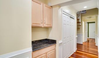 100 N UNION St A, Alexandria, VA 22314