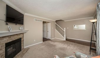 2370 Hidden Meadow Ln, Ballwin, MO 63021