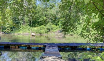 16 Macomber Pt, Alburgh, VT 05440