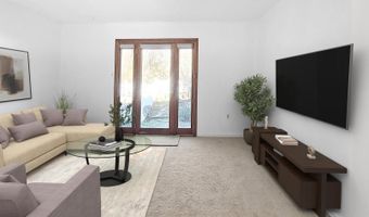 10 WOODFIELD Dr, Claymont, DE 19703