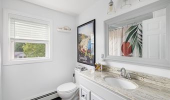 121 Spofford Ave, Warwick, RI 02888
