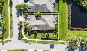 6903 CRESTPOINT Dr, Apollo Beach, FL 33572