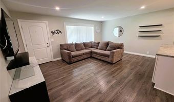 215 Almont Ave, Almont, MI 48003