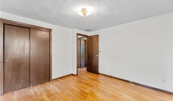 71 Plymouth St, Cranston, RI 02920