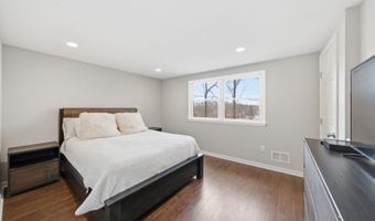 51 Lakeside Dr, Alloway, NJ 07422