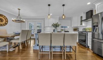 10 Linda Cir, Aberdeen, NJ 07747