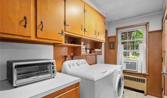 19 Harborview Ave, Bristol, RI 02809