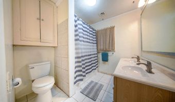 113 S Country Club Rd, Arkansas City, KS 67005