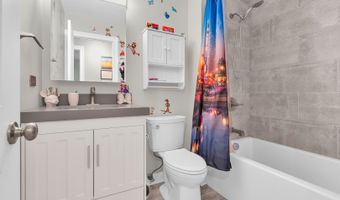 168 Tree Line Dr, Antioch, IL 60002