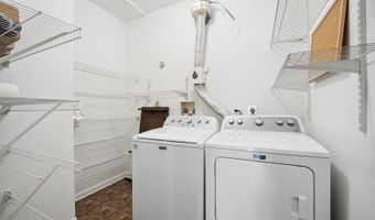 1299 W Lake St 102, Addison, IL 60101