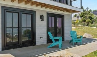 1058 E Shore Rd, Jamestown, RI 02835