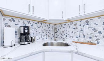 4 N Brighton Ave, Atlantic City, NJ 08401