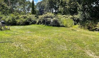 163 Woodside Ave, Cumberland, RI 02864