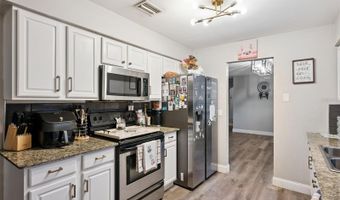 1335 YVONNE St, Apopka, FL 32712