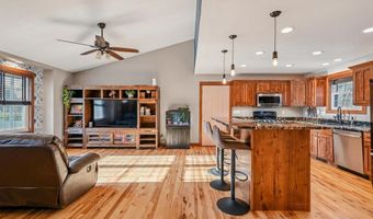 82 1st St Ct, Atkins, IA 52206