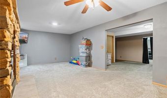 901 Geneva Dr, Alexandria, MN 56308