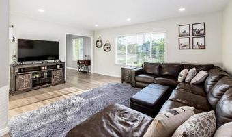 435 W Hawthorne St, Fallbrook, CA 92028