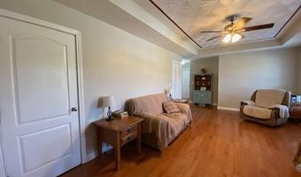 105 Springhill Dr, Bardstown, KY 40004