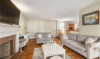 9 Plantation Dr, Cumberland, RI 02864