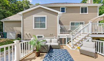 31 Nathan Hale Ct, Cheshire, CT 06410