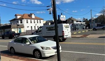 1 Rolfe Sq 2, Cranston, RI 02910