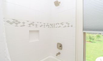 170 Fallen Oak Dr, Brandon, MS 39047