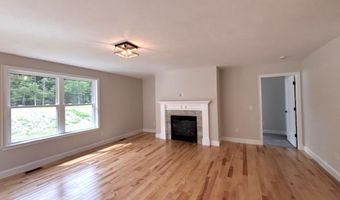44 Edgewater Dr, Brentwood, NH 03833