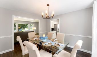 486 Edgeworthe Dr SE, Ada, MI 49301