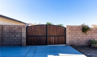 14076 Wawona Rd, Apple Valley, CA 92307