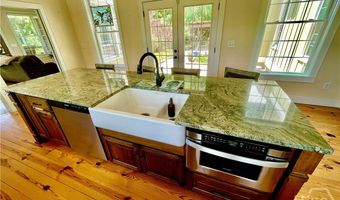 156 Lake Oglethorpe Dr, Arnoldsville, GA 30619