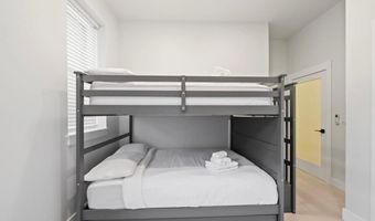 161 BROADWAY 2R, Bayonne, NJ 07002