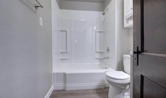 411 W Chestnut Ave, Arkansas City, KS 67005