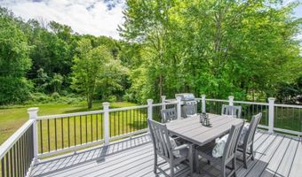 10 W Shore Dr, Alloway, NJ 07462