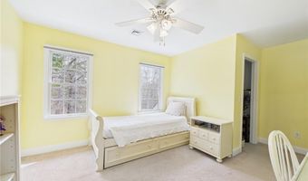 30 Taggart Ct, East Greenwich, RI 02818