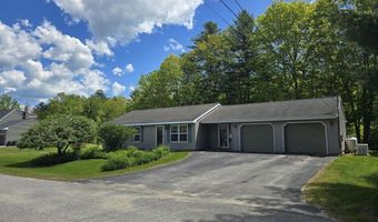 83 Clover Ln, Auburn, ME 04210